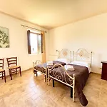 - Casale Spoleto *