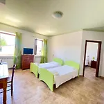 Agriturismo - Casale Spoleto Agroturismo *