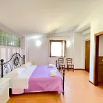 - Casale Spoleto *